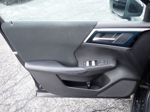 Used 2022 Mitsubishi Outlander ES image 20