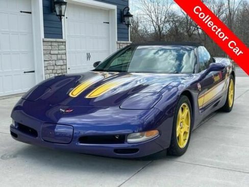 Used 1998 Chevrolet Corvette Convertible w/ Memory Pkg RWD image 2