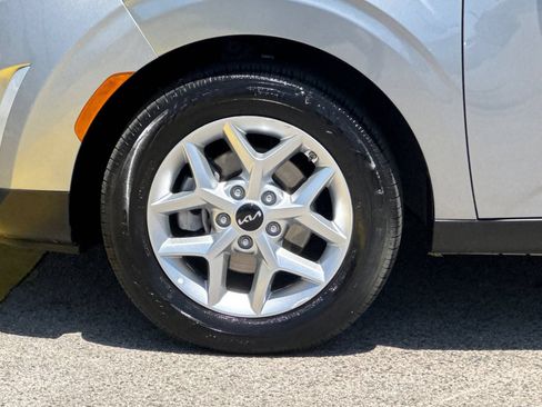 Used 2025 Kia Soul LX w/ LX Technology Package FWD image 25
