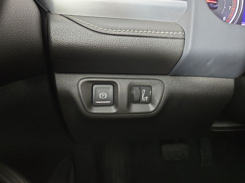 Used 2023 GMC Acadia SLT AWD/4WD image 28