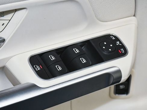 Used 2020 Mercedes-Benz GLB 250 4MATIC image 10