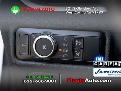 Used 2020 Ford Explorer XLT w/ Equipment Group 202A image 26