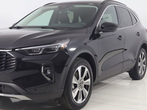 Used 2023 Ford Escape Platinum image 51