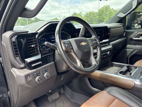 Used 2024 Chevrolet Silverado 2500 High Country w/ High Country Premium Package AWD/4WD image 18