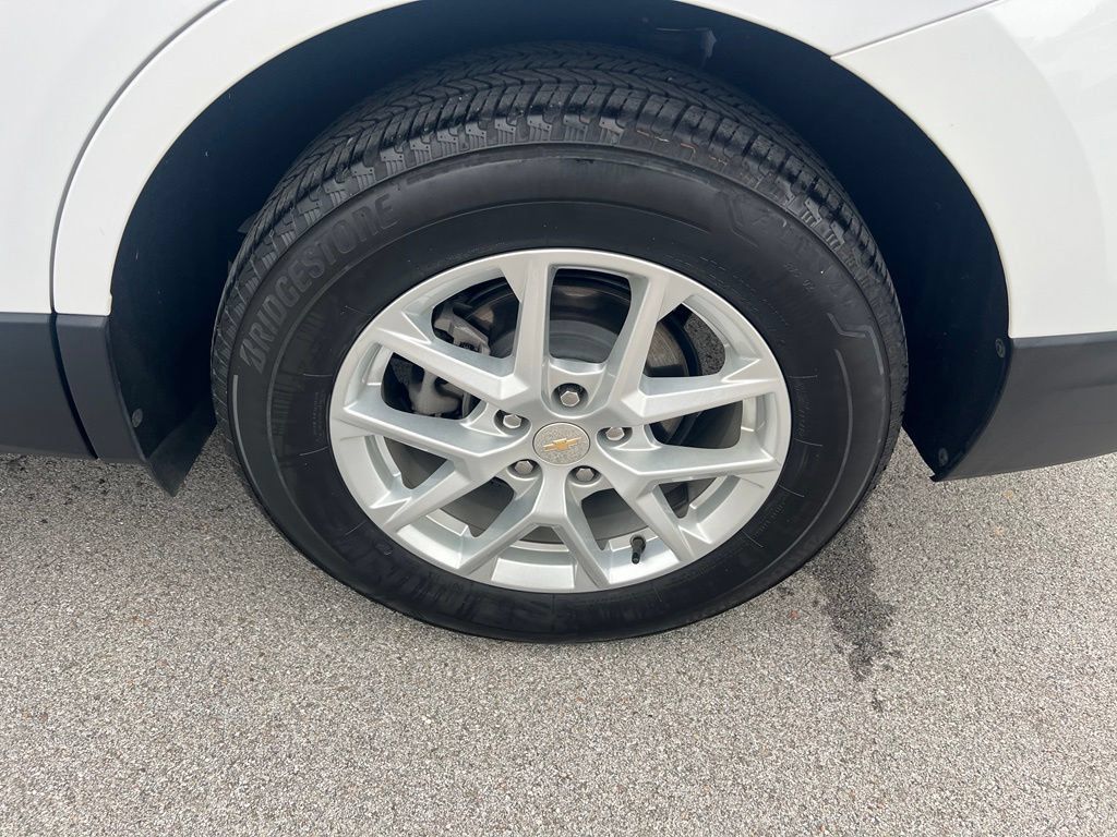 Used 2024 Chevrolet Equinox LT AWD/4WD image 14
