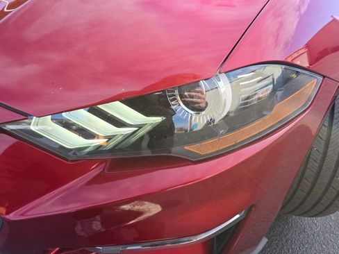 Used 2019 Ford Mustang Coupe image 31