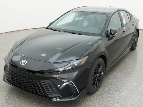 New 2026 Toyota Camry SE FWD image 3