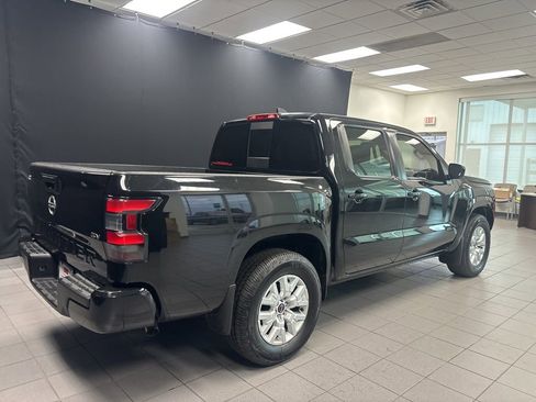 Used 2022 Nissan Frontier SV RWD image 3
