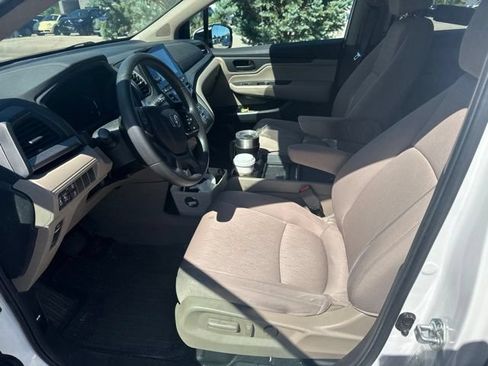 Used 2024 Honda Odyssey EX image 9