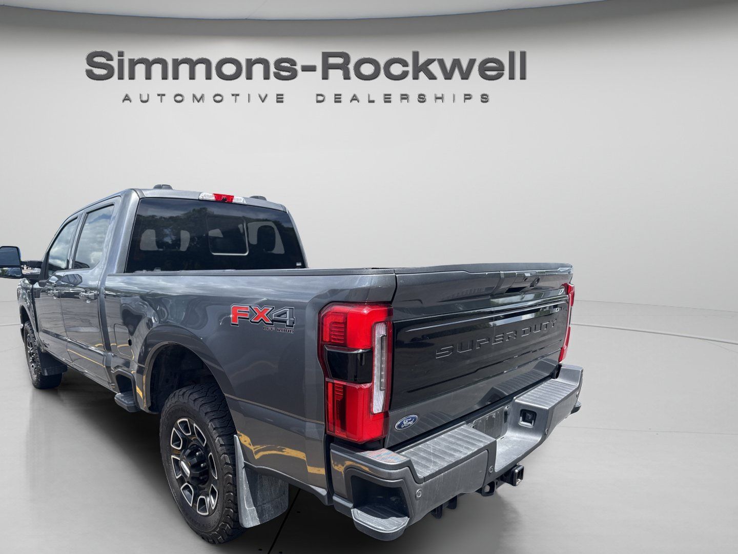 Used 2025 Ford F250 Platinum AWD/4WD image 2