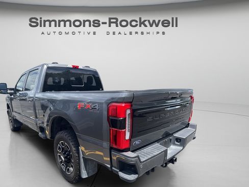 Used 2025 Ford F250 Platinum AWD/4WD image 2