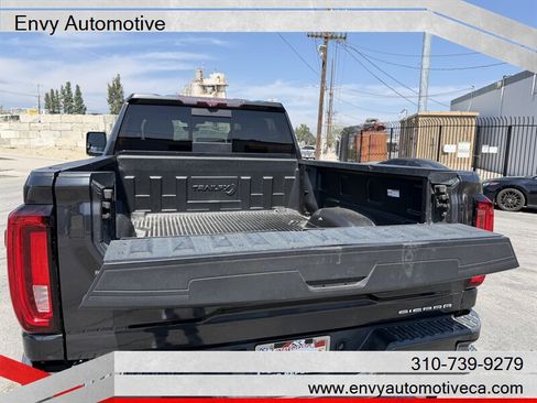 Used 2020 GMC Sierra 2500 Denali w/ Denali Ultimate Package image 11