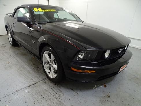 Used 2006 Ford Mustang GT Premium image 1