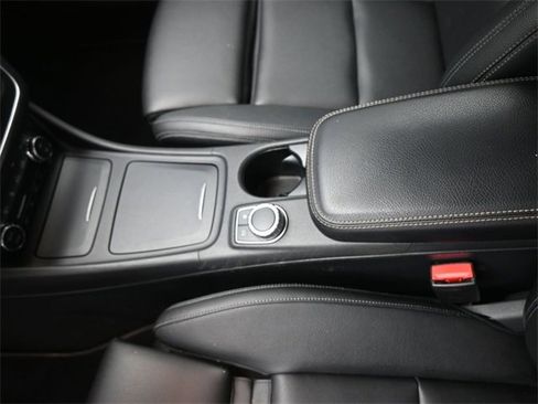 Used 2016 Mercedes-Benz CLA 250 image 31