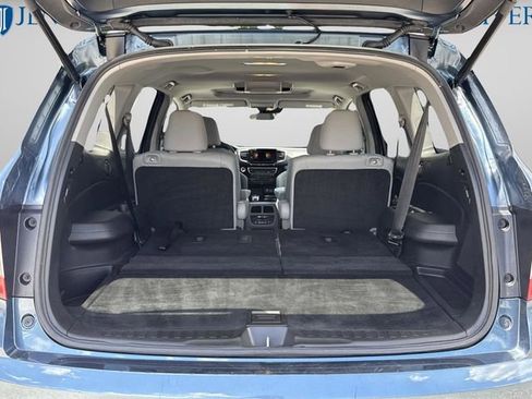 Used 2021 Honda Pilot Touring image 17