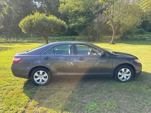 Used 2009 Toyota Camry LE FWD image 24