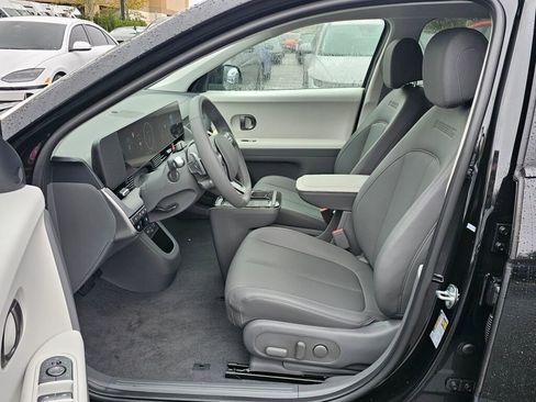 New 2025 Hyundai Ioniq 5 SEL image 18