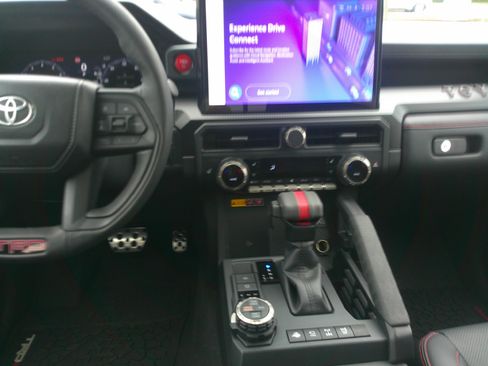 Used 2025 Toyota Tacoma TRD Pro image 32