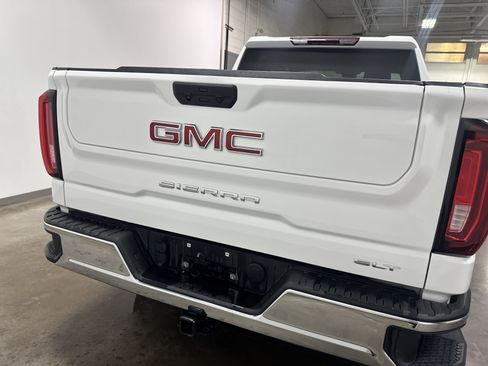 Used 2025 GMC Sierra 1500 SLT AWD/4WD image 4