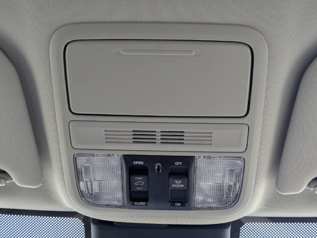 Used 2025 Honda Odyssey Touring image 28