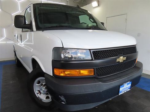 Used 2021 Chevrolet Express 2500 w/ Driver Convenience Package RWD image 2