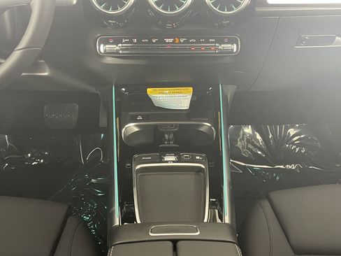 New 2026 Mercedes-Benz GLB 250 4MATIC image 18