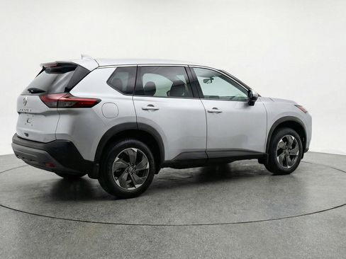 Used 2025 Nissan Rogue SV image 9