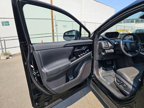 Certified 2024 Toyota bZ4X AWD image 18