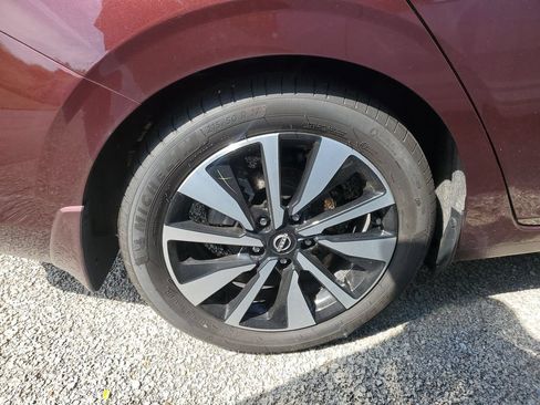 Certified 2025 Nissan Sentra SV w/ SV Premium Package FWD image 5