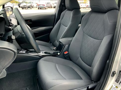 Used 2022 Toyota Corolla LE FWD image 8