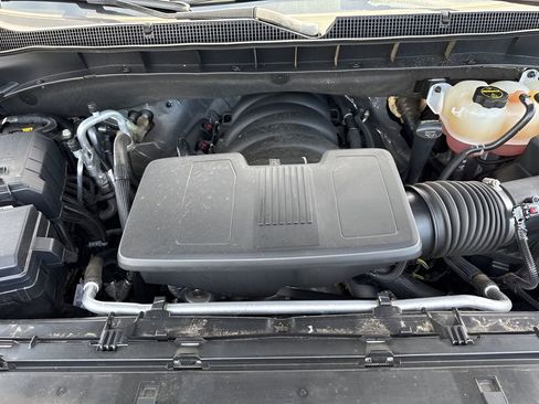 Used 2025 Chevrolet Suburban Z71 AWD/4WD image 34