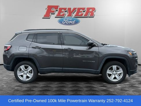Used 2022 Jeep Compass Latitude AWD/4WD image 3