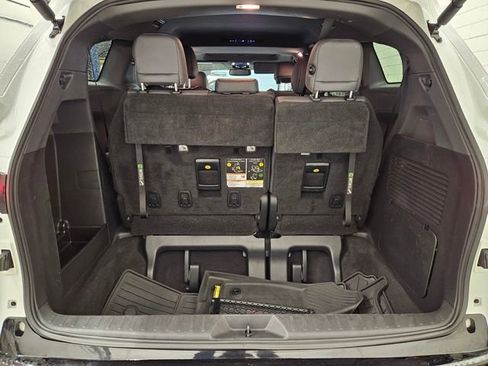 Used 2022 Toyota Sienna XSE image 16