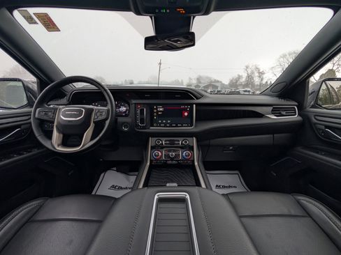 Used 2024 GMC Yukon Denali image 2