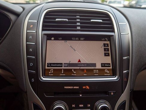 Used 2019 Lincoln Nautilus Reserve FWD image 25