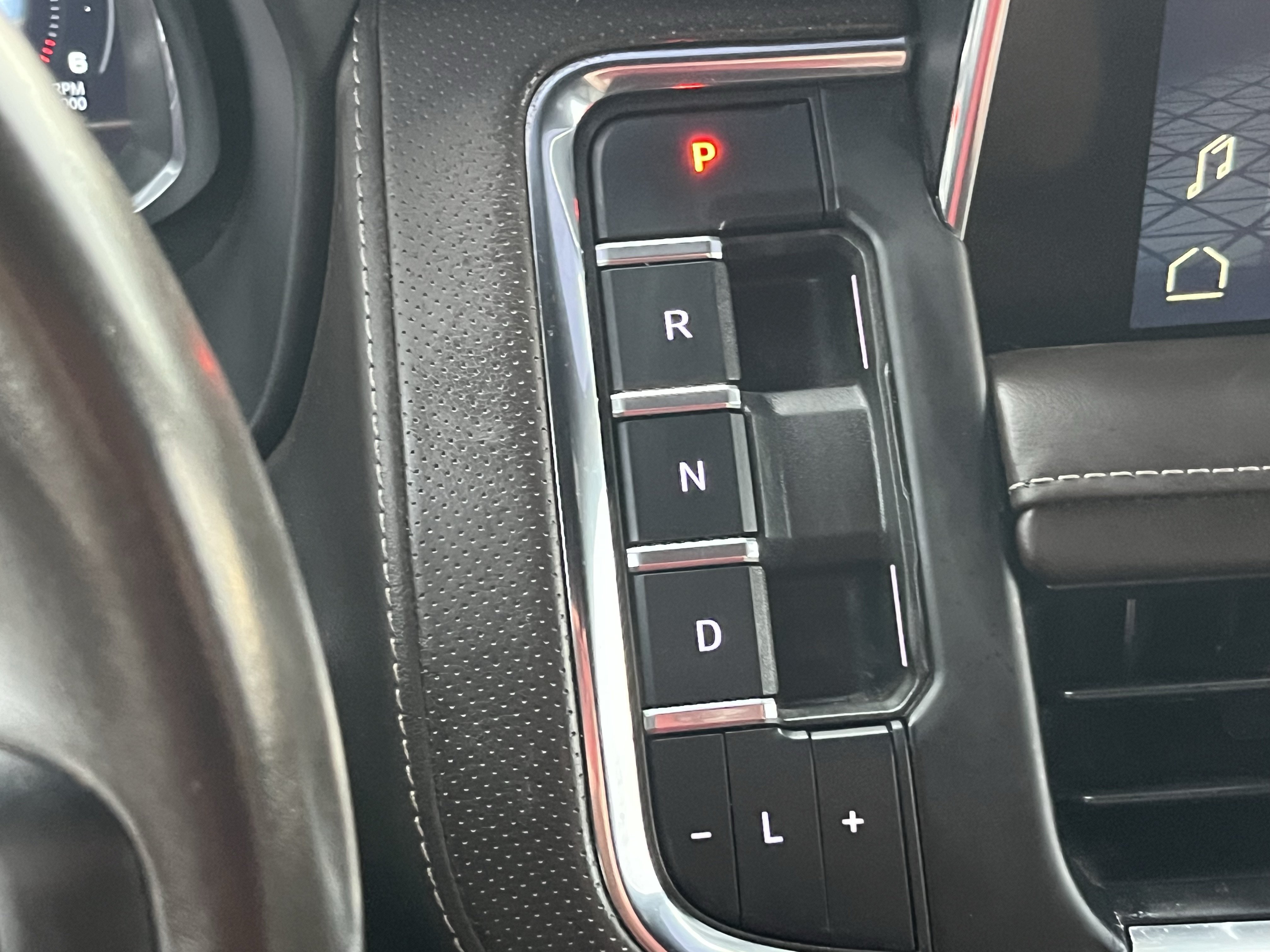 Used 2022 GMC Yukon SLT w/ SLT Premium Package RWD image 24