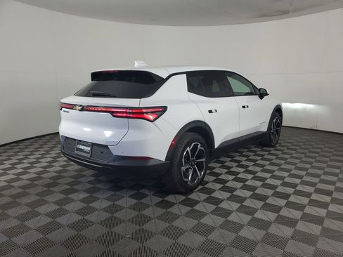 New 2026 Chevrolet Equinox EV LT image 4