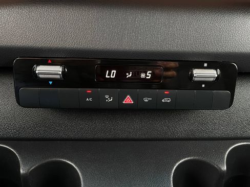 Used 2019 Mercedes-Benz Sprinter 170 Cargo image 22