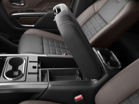 Used 2016 Nissan Titan Platinum Reserve AWD/4WD image 17
