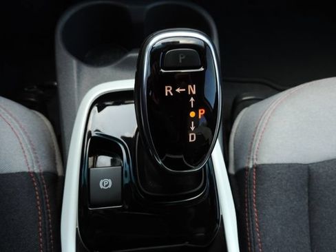 Used 2021 Chevrolet Bolt LT FWD image 20