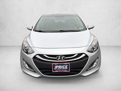 Used 2014 Hyundai Elantra GT w/ Option Group 03 image 2