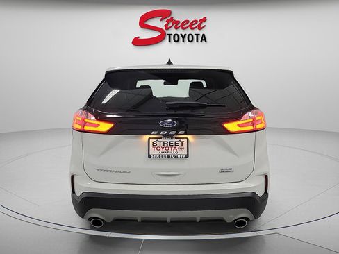 Used 2021 Ford Edge Titanium FWD image 3