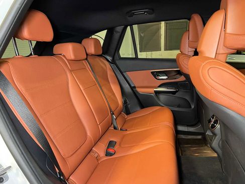 Used 2025 Mercedes-Benz GLC 300 GLC 300 image 14