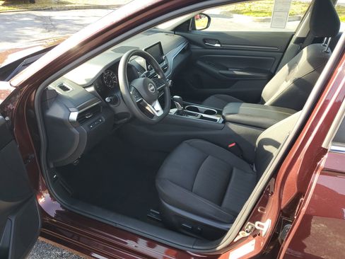 Certified 2024 Nissan Altima 2.5 SV image 11