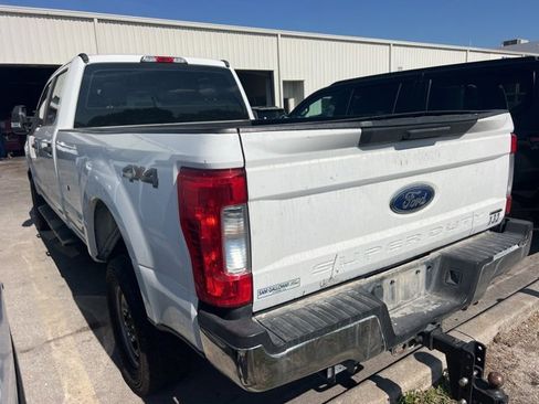 Used 2017 Ford F250 XL w/ Power Equipment Group image 5