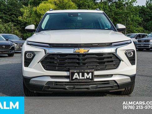 Used 2025 Chevrolet TrailBlazer LT AWD/4WD image 9