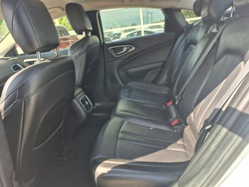 Used 2016 Chrysler 200 Limited Platinum w/ Comfort & Convenience Group image 13