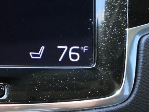 Used 2022 Volvo XC90 T6 Momentum w/ Advanced Package image 29