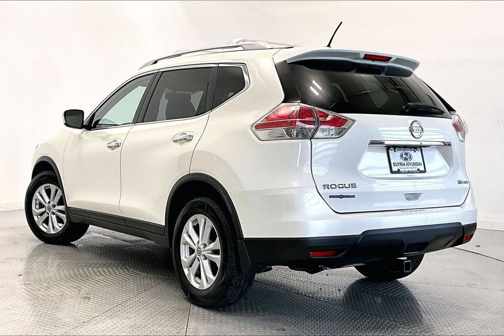 Used 2015 Nissan Rogue SV AWD/4WD image 12