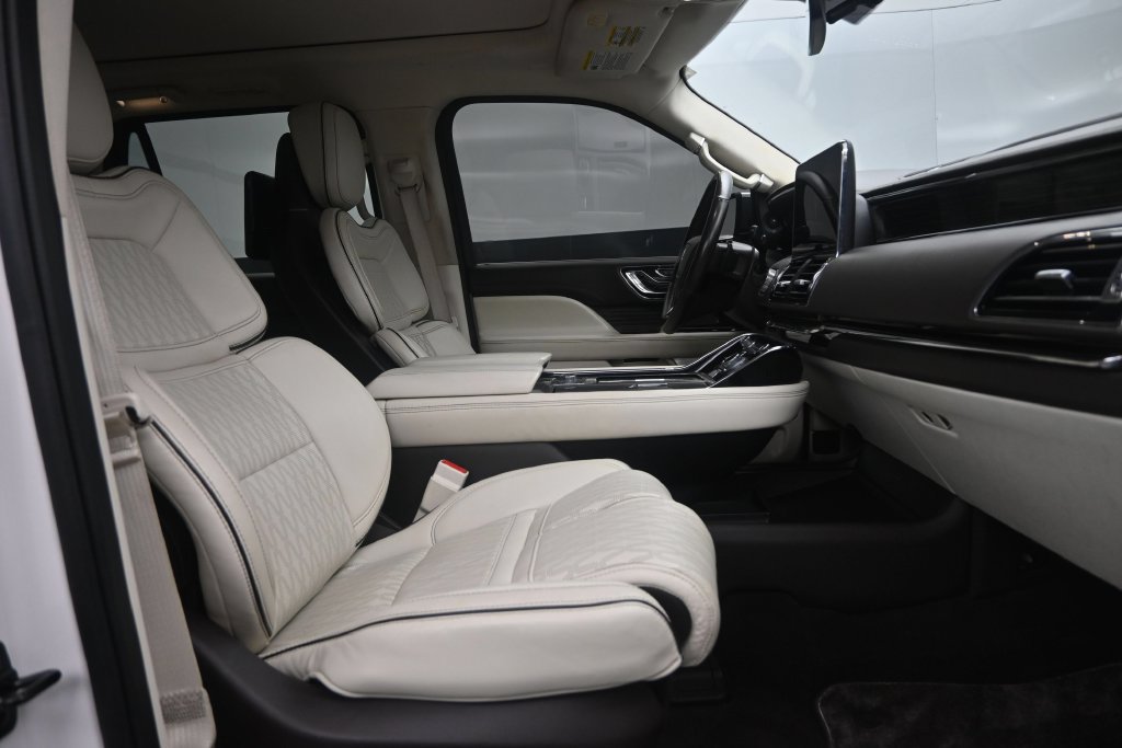 Used 2021 Lincoln Navigator L Black Label w/ Cargo Convenience Package AWD/4WD image 13